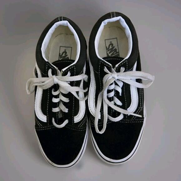 Vans Kids Shoes‎ Old Skool Skate Shoes Black White Lace Up Sneakers Size 2Y - Picture 1 of 7